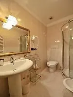 Byron Apartment